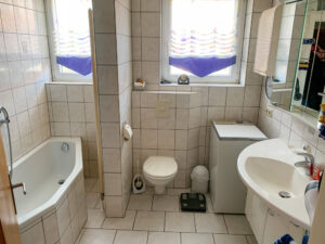 Badezimmer EG