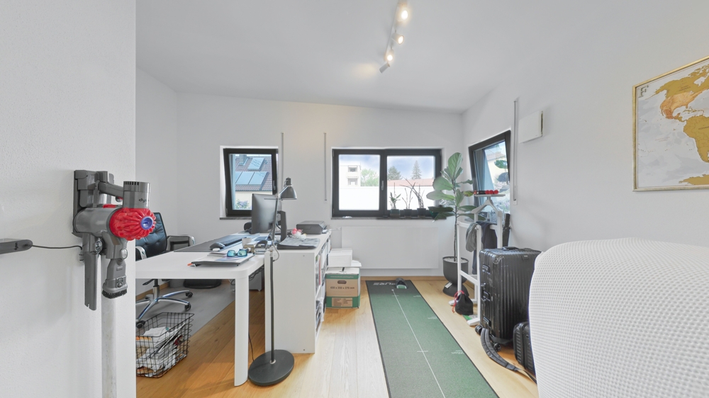 Kinder-/Arbeitszimmer