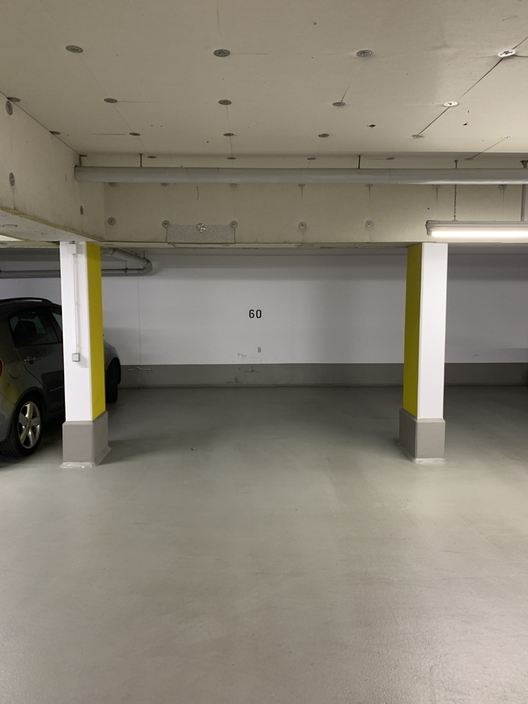 extra breite Tiefgaragenstellplatz