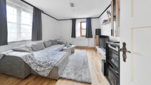 Wohnzimmer 1. OG links