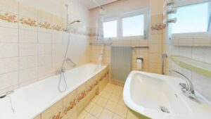Badezimmer EG