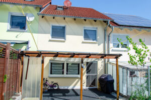Südseite mit Terrasse