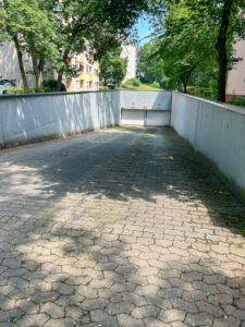 Tiefgaragenzufahrt